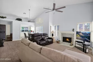 Photo #5: 6847272 Listing