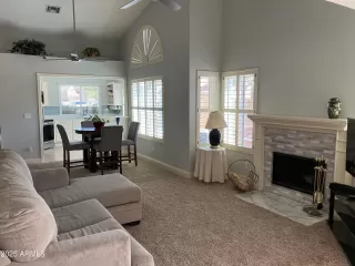 Photo #6: 6847272 Listing