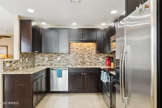 Photo #2: 6847289 Listing 