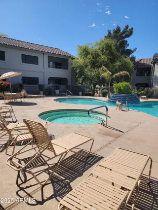 Photo #5: 6847289 Listing 