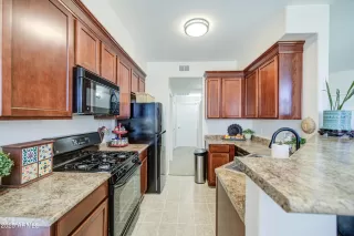 Photo #5: 6847442 Listing 