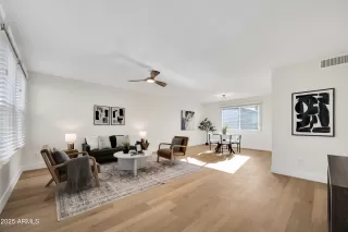 Photo #3: 6847965 Listing 