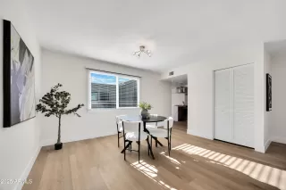 Photo #5: 6847965 Listing 