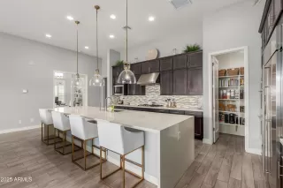 Photo #1: 6848570 Listing 