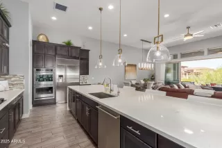 Photo #4: 6848570 Listing 