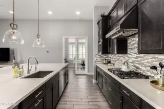 Photo #5: 6848570 Listing 