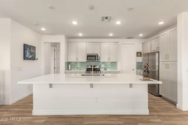 MLS: 6848701 Condo For Sale