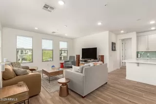 Photo #3: 6848701 Listing 