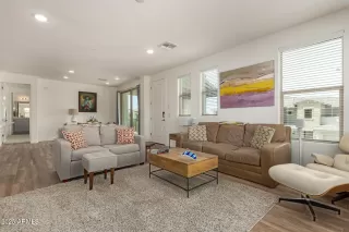 Photo #5: 6848701 Listing 