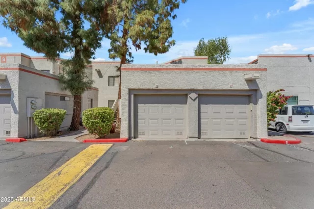 MLS: 6848911 Condo For Sale