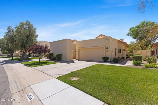 MLS: 6849078 Condo For Sale