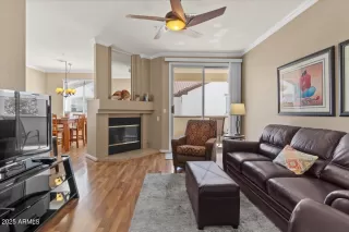 Photo #5: 6849085 Listing