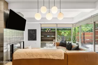 Photo #6: 6849117 Listing 