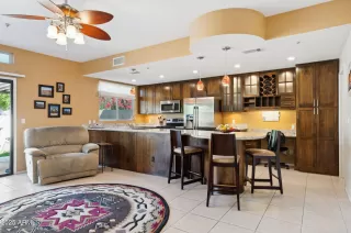 Photo #4: 6849131 Listing