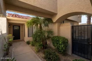 Photo #1: 6849307 Listing 