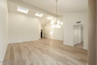 Photo #6: 6849307 Listing 