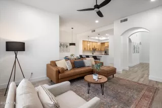 Photo #6: 6849438 Listing 