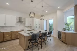 Photo #2: 6849480 Listing 
