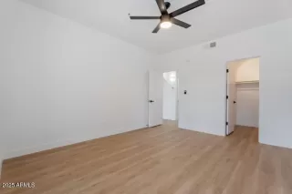 Photo #6: 6849766 Listing