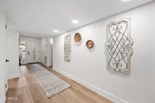 Photo #4: 6849826 Listing 