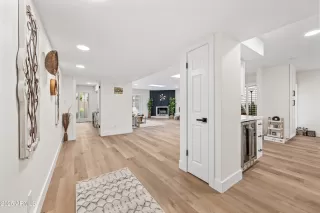 Photo #6: 6849826 Listing 