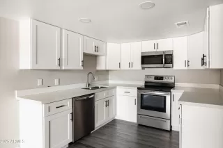 Photo #2: 6849917 Listing 