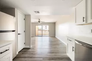 Photo #4: 6849917 Listing 