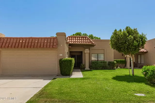 MLS: 6850243 Condo For Sale