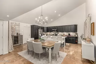 Photo #4: 6850243 Listing