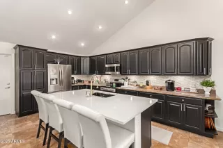 Photo #5: 6850243 Listing