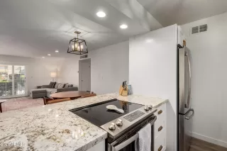 Photo #5: 6850490 Listing 