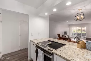 Photo #6: 6850490 Listing 