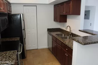 Photo #6: 6850614 Listing