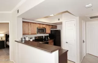 Photo #4: 6850699 Listing