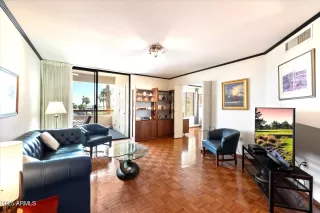 Photo #5: 6850776 Listing