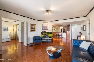 Photo #6: 6850776 Listing