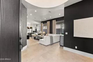 Photo #4: 6850859 Listing