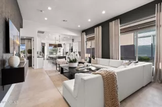 Photo #5: 6850859 Listing