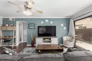 Photo #5: 6850923 Listing