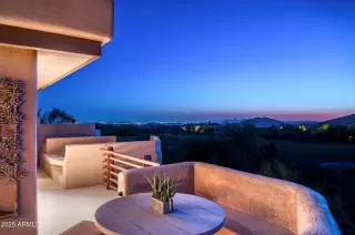 Photo #5: 6850998 Listing