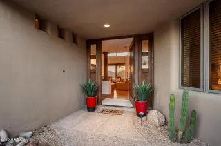 Photo #6: 6850998 Listing