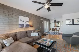 Photo #2: 6851305 Listing 