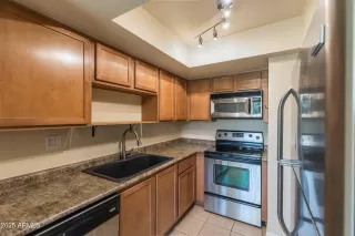 Photo #3: 6851383 Listing