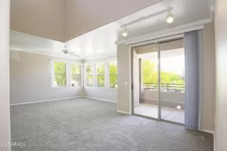 Photo #4: 6851404 Listing