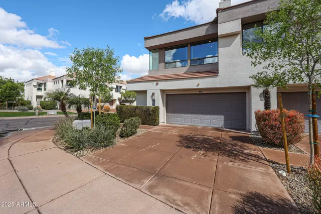 MLS: 6851405 Condo For Sale