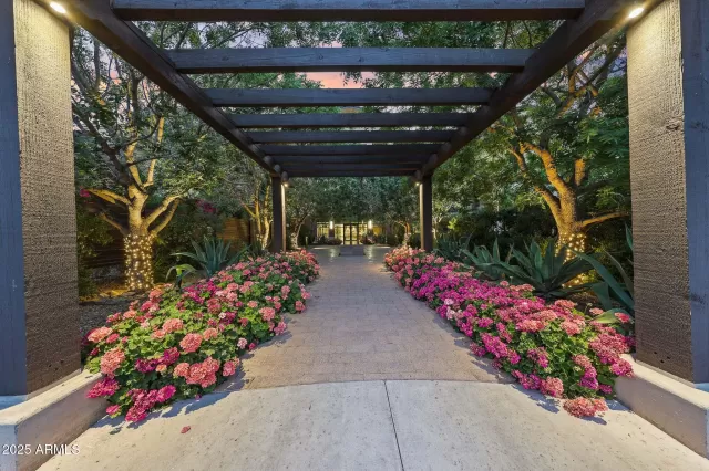 MLS: 6851472 Condo For Sale