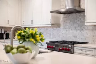 Photo #5: 6851472 Listing 