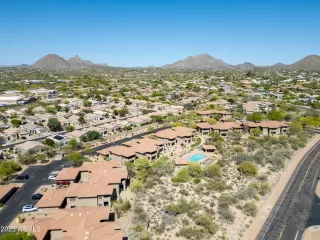 Photo #6: 6851600 Listing