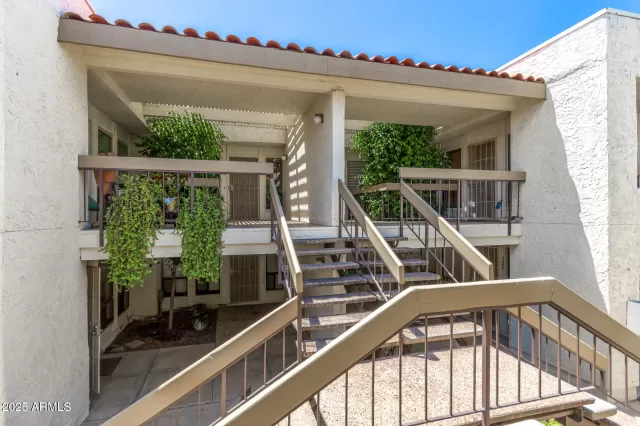 MLS: 6851668 Condo For Sale