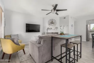 Photo #4: 6851668 Listing 